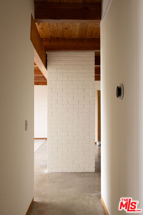 2020 Mayview Drive Los Angeles, CA 90027 - Photo 12 of 38