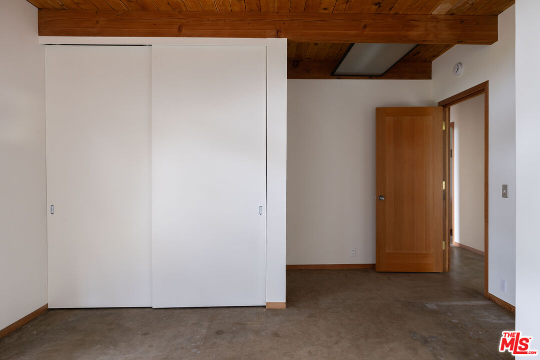 2020 Mayview Drive Los Angeles, CA 90027 - Photo 18 of 38