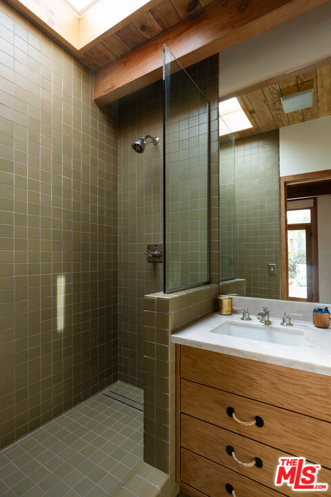 2020 Mayview Drive Los Angeles, CA 90027 - Photo 22 of 38