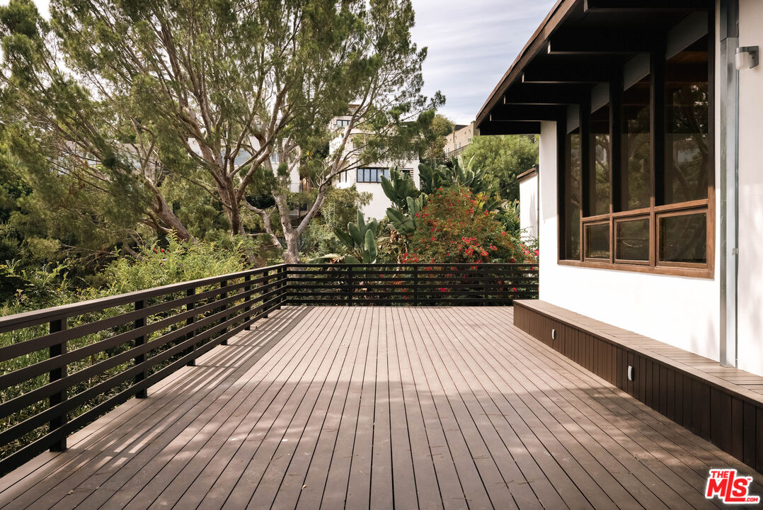 2020 Mayview Drive Los Angeles, CA 90027 - Photo 27 of 38