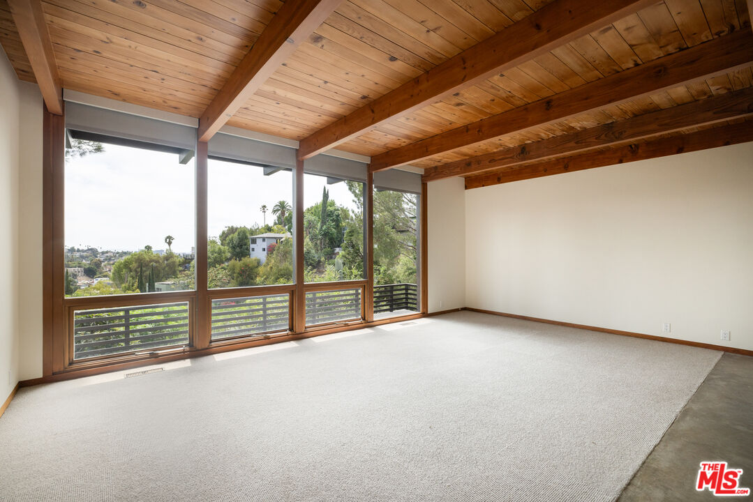 2020 Mayview Drive Los Angeles, CA 90027 - Photo 3 of 38