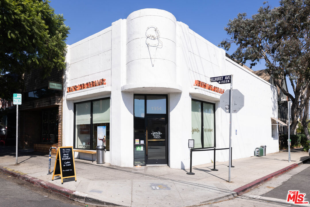 2020 Mayview Drive Los Angeles, CA 90027 - Photo 35 of 38