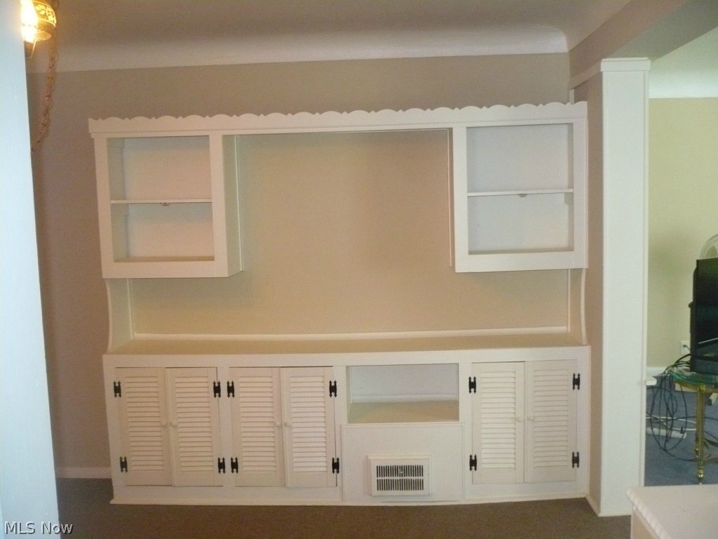 14842 Ridge Road North Royalton, OH 44133 - Photo 7 of 24 Beautiful built-in cabinets
