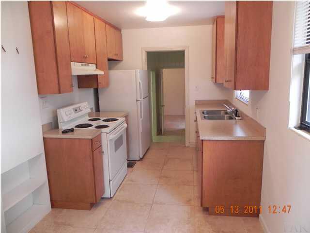204 Alton Road Pensacola, FL 32507 - Photo 5 of 21 Nicely Updated Kitchen.