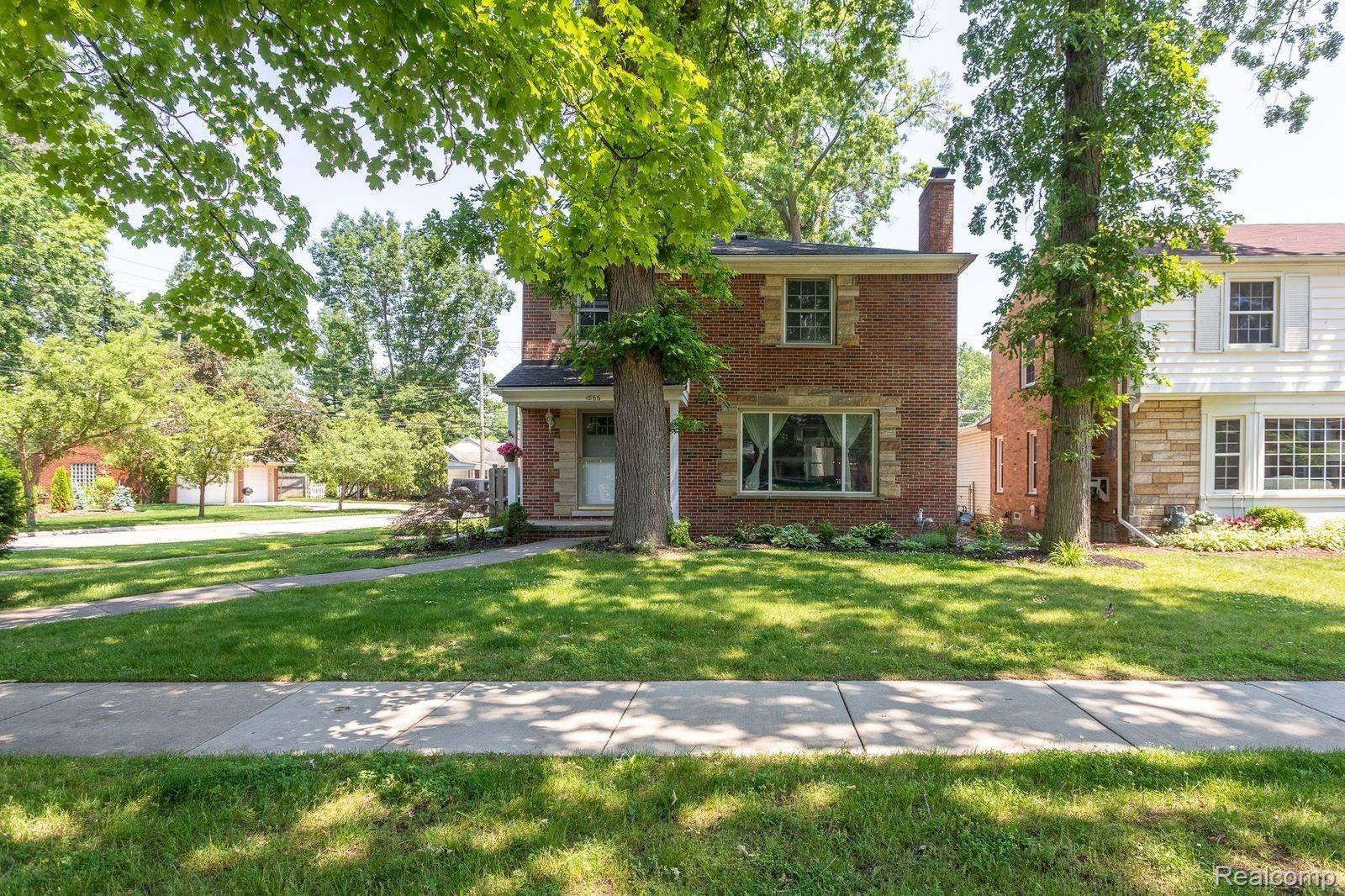 1866 Littlestone Road Grosse Pointe, MI 48236 - Photo 2 of 33 9ts3qzbw.jpeg