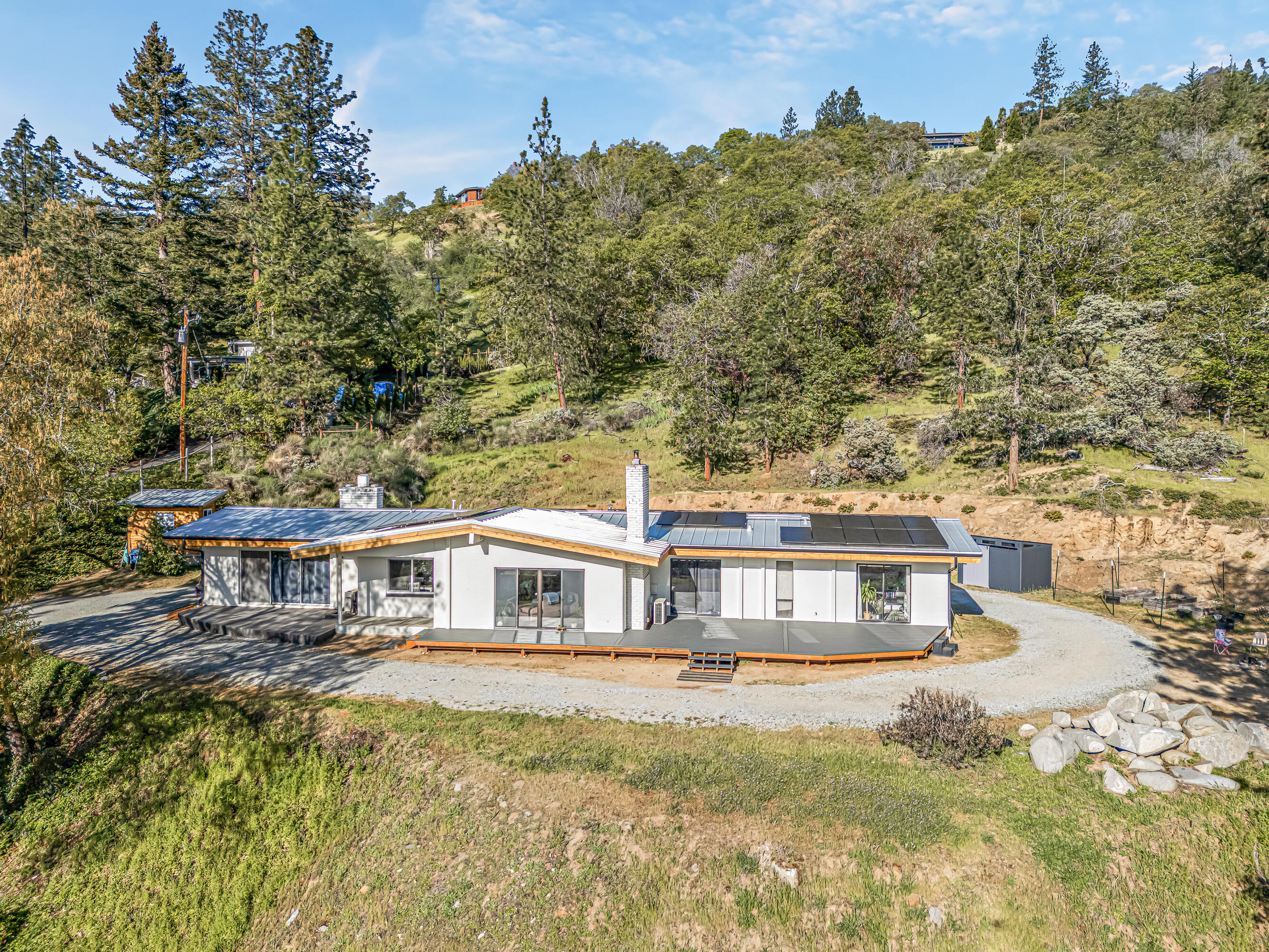 2555 Old Military Road Central Point, OR 97502 - Photo 27 of 31 DJI_20260406090913_0013_D