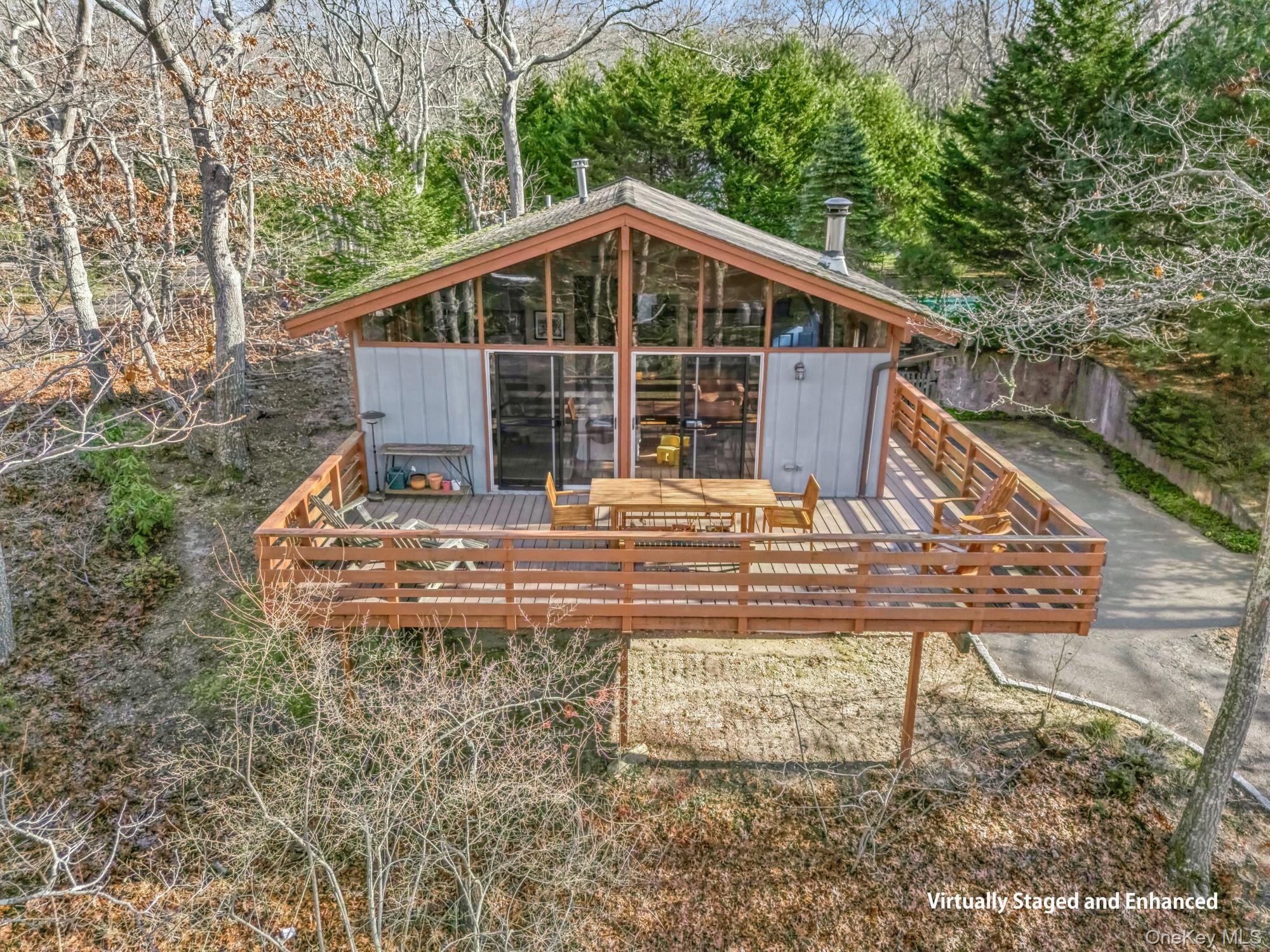 a view of a house with backyard