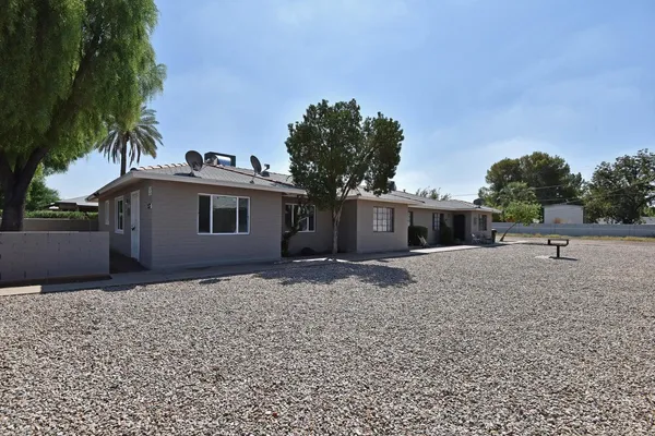 $1,495 | 2537 East Clarendon Avenue, Unit 2, Phoenix, AZ 85016