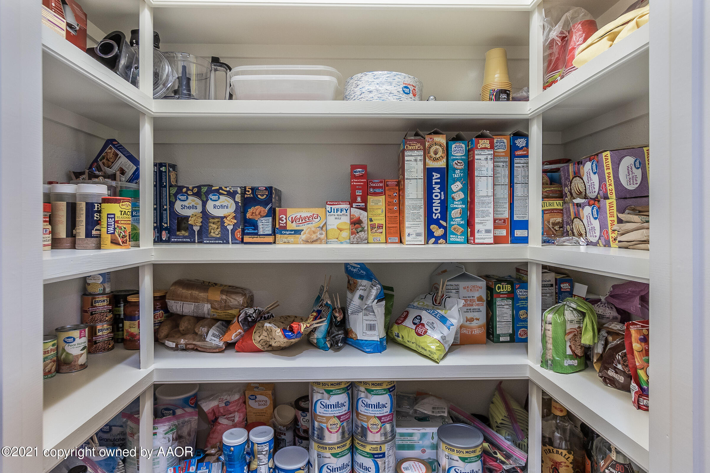 7007 Thunder Road Amarillo, TX 79119 - Photo 13 of 33 013_Pantry