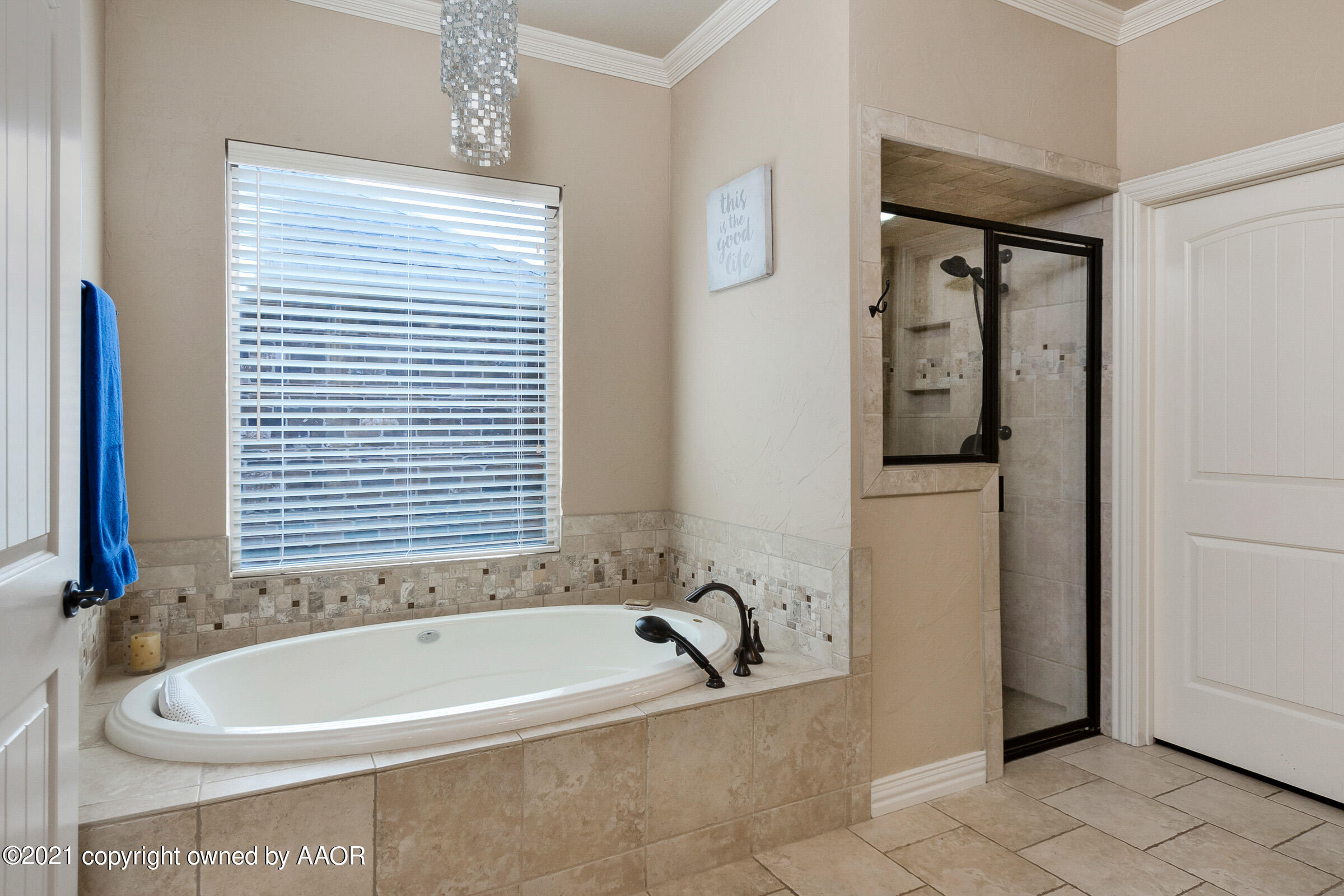 7007 Thunder Road Amarillo, TX 79119 - Photo 18 of 33 018_Master Bath and Shower