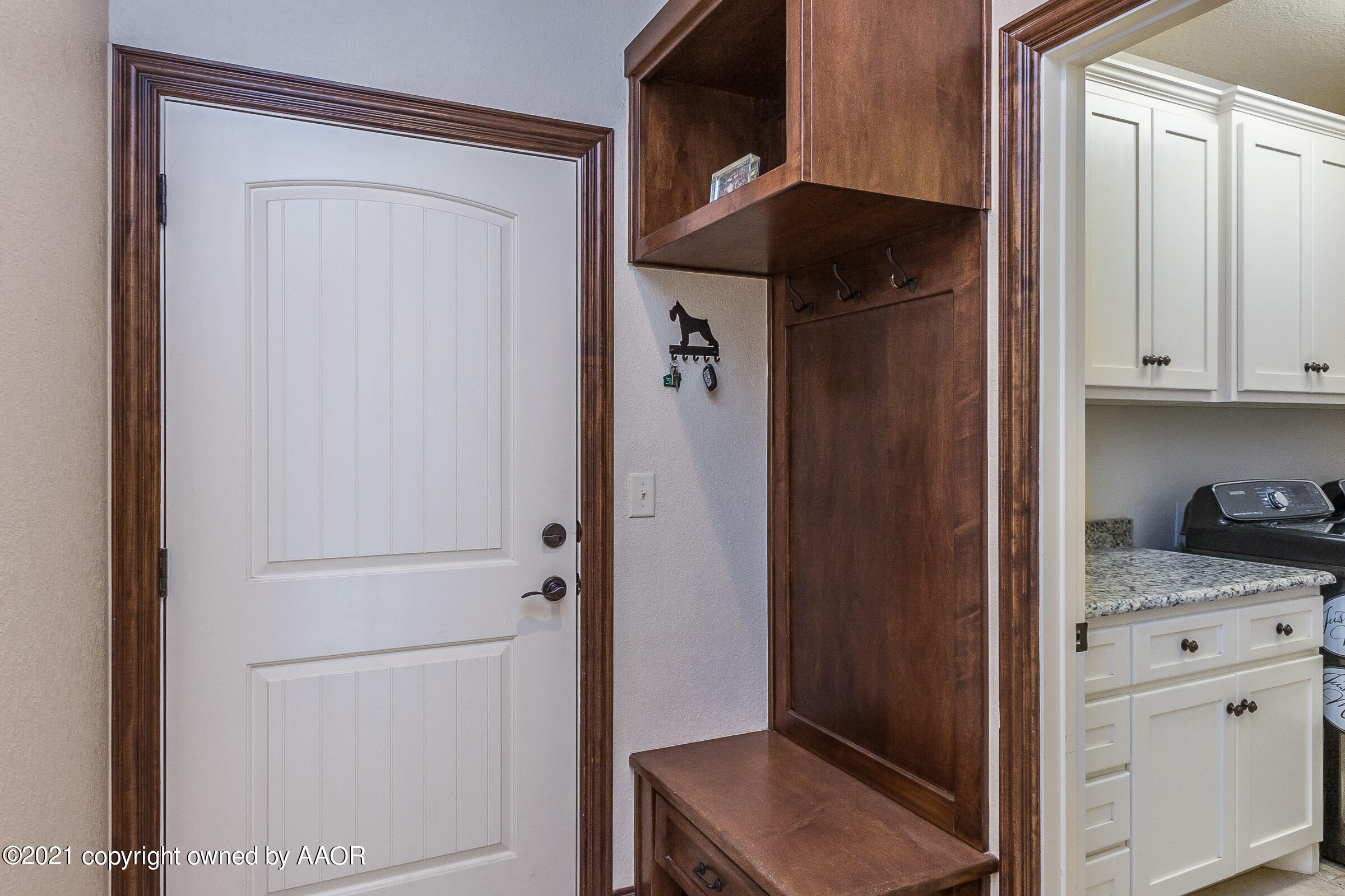 7007 Thunder Road Amarillo, TX 79119 - Photo 27 of 33 027_Mud Room
