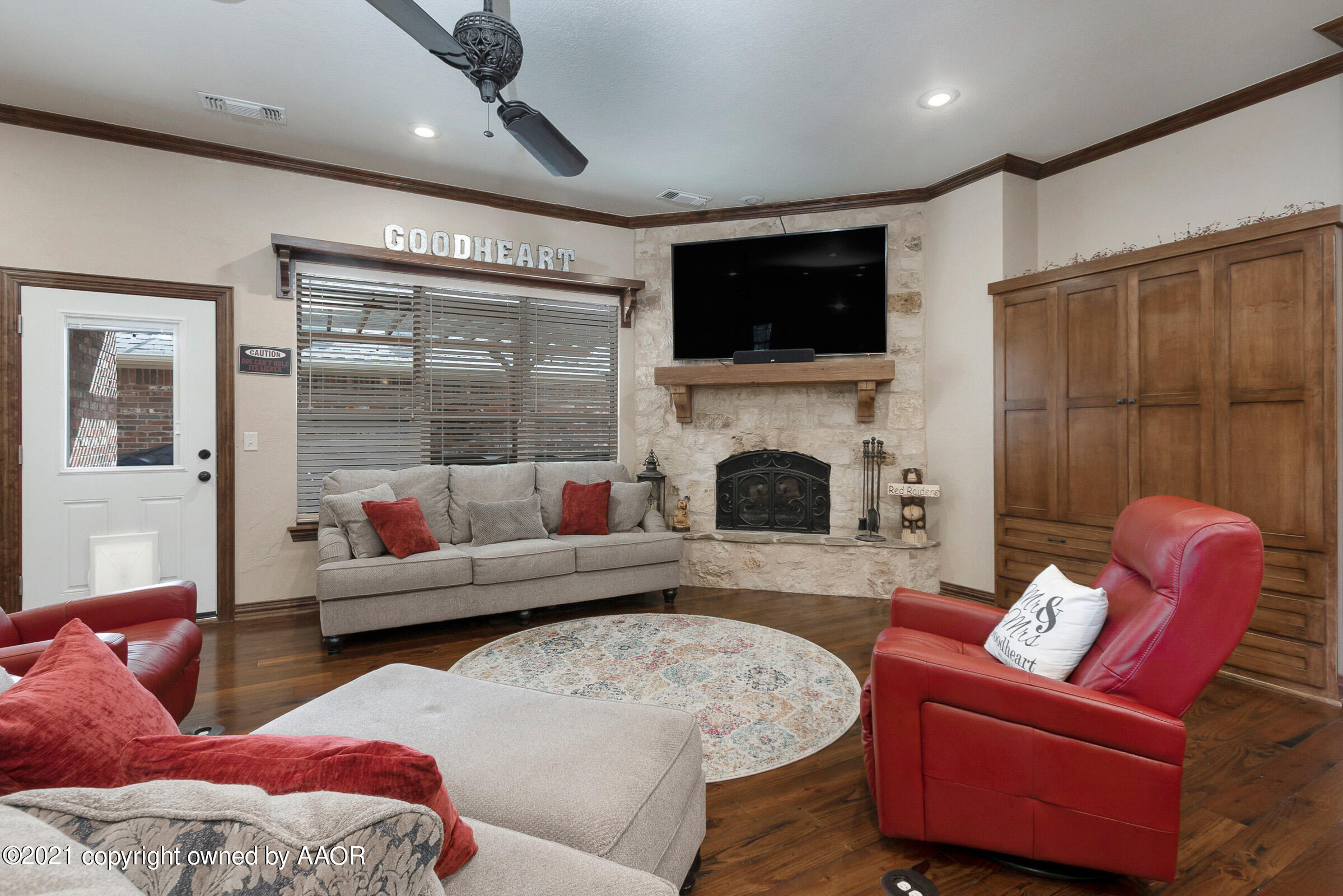 7007 Thunder Road Amarillo, TX 79119 - Photo 4 of 33 004_Living Room