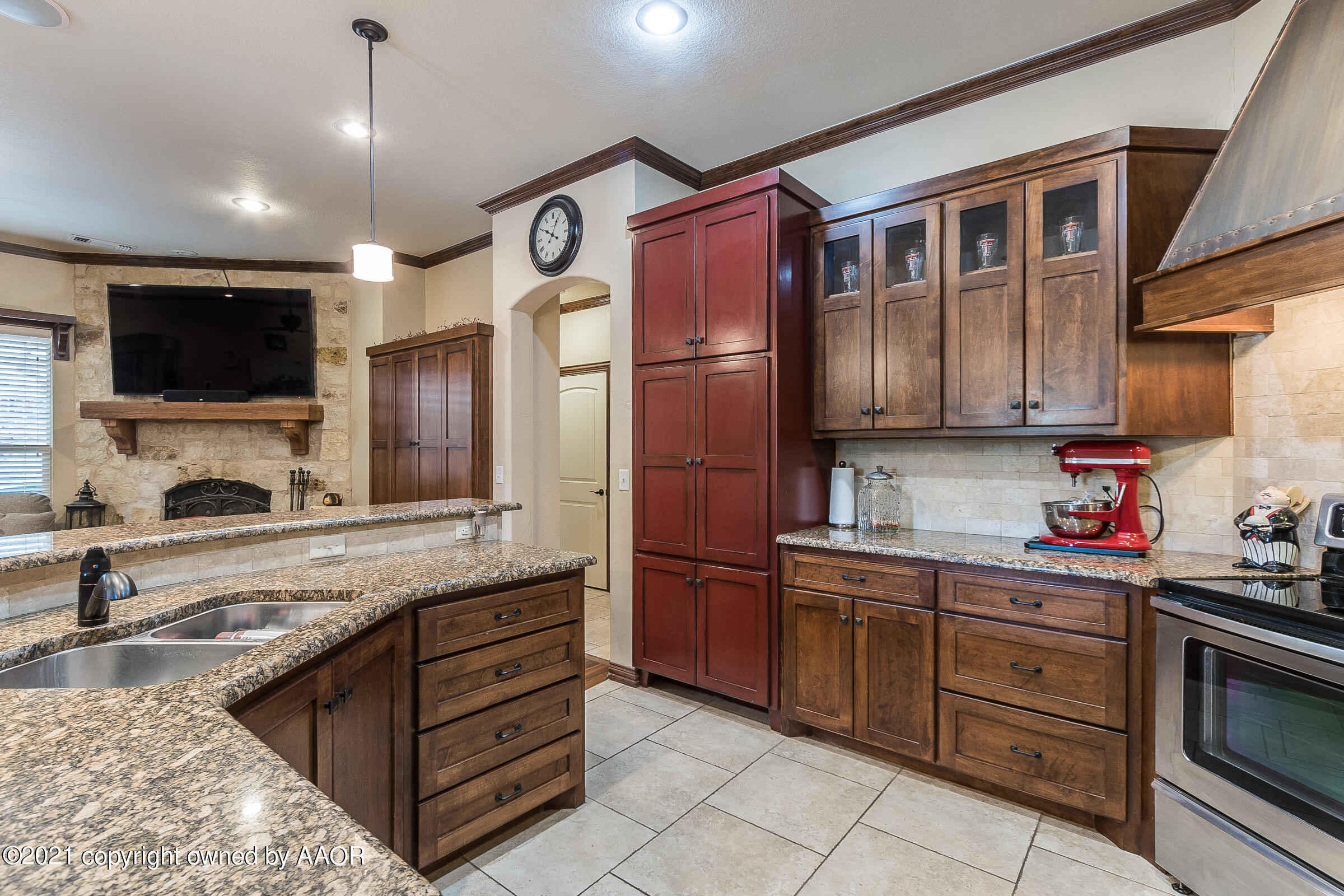 7007 Thunder Road Amarillo, TX 79119 - Photo 9 of 33 009_Kitchen 2