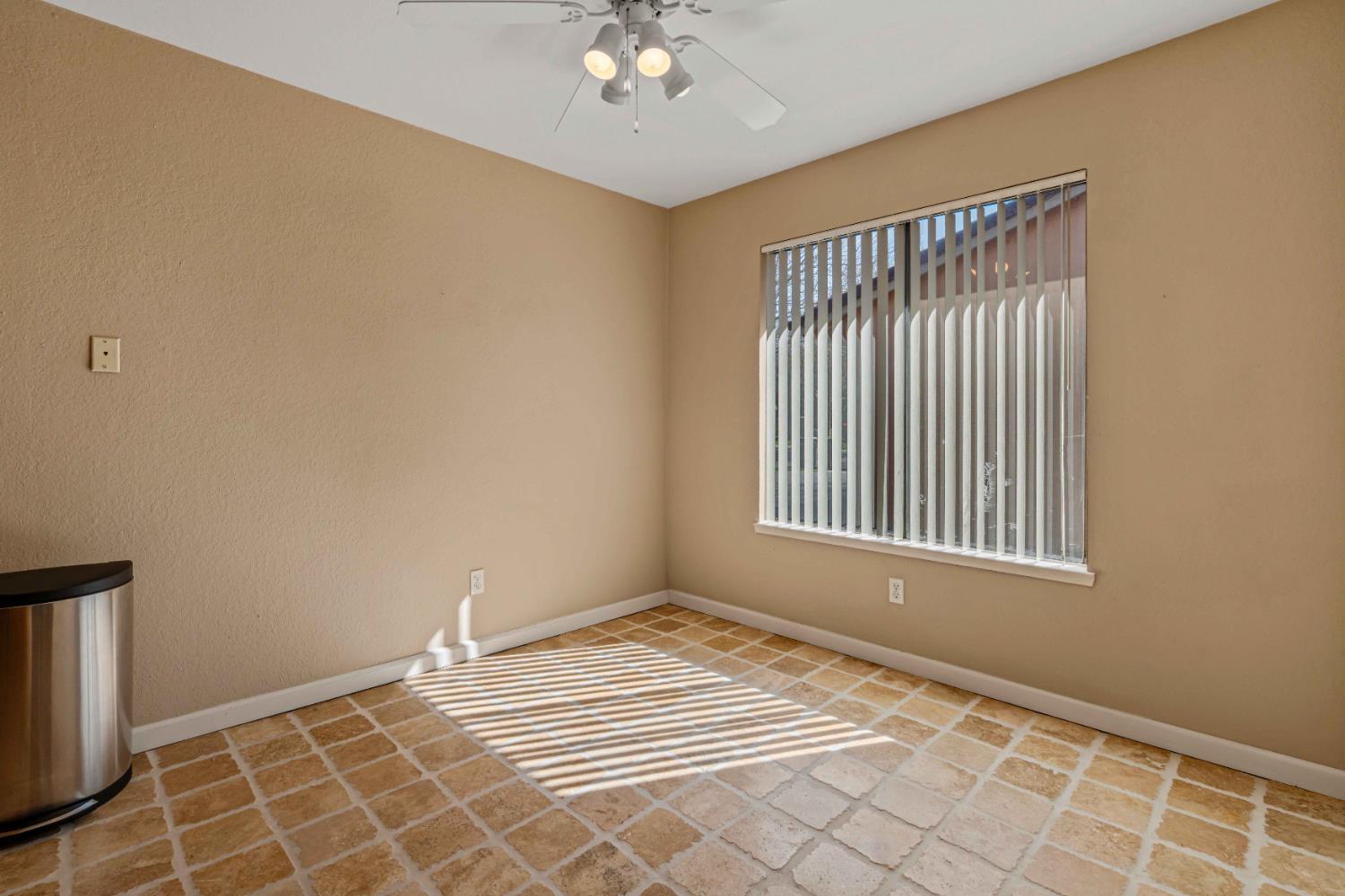 4032 Elmo Loop, Unit A Modesto, CA 95356 - Photo 7 of 30