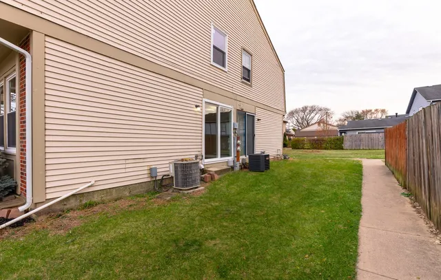 $209,999 | 4 Q South Fernwood Drive, Bolingbrook, IL 60440
