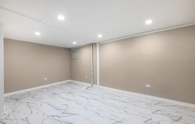 $209,999 | 4 Q South Fernwood Drive, Bolingbrook, IL 60440