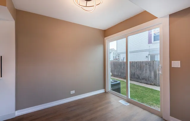 $209,999 | 4 Q South Fernwood Drive, Bolingbrook, IL 60440