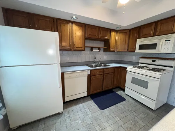 $199,900 | 15 Addison Court, Binghamton, NY 13904