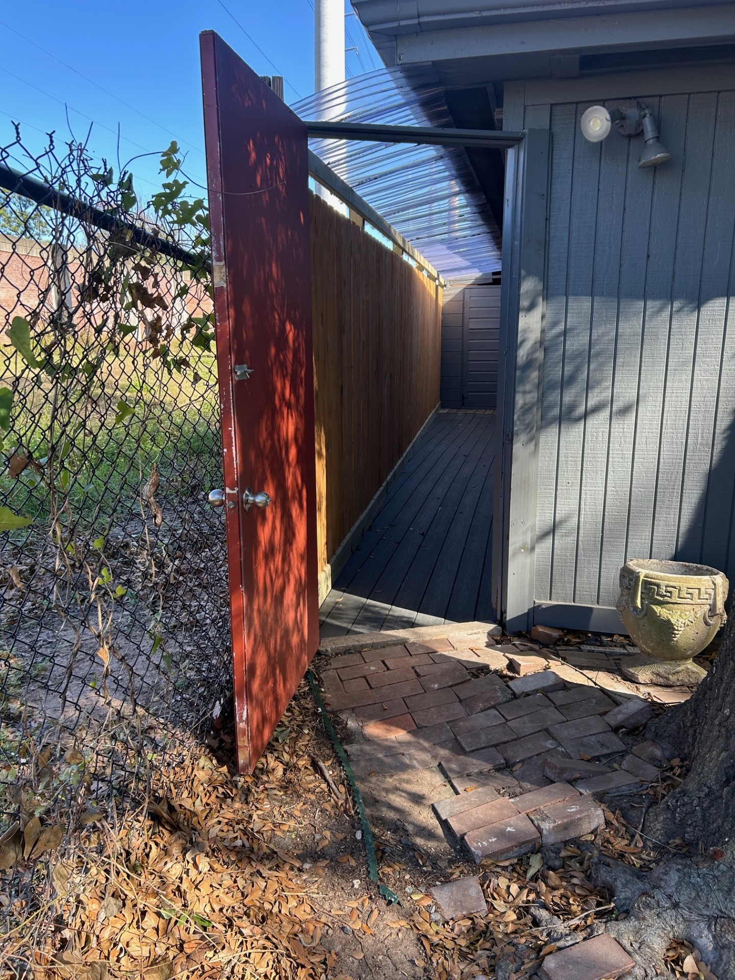 1922 Vassar Street Houston, TX 77098 - Photo 22 of 27 a backyard of a house