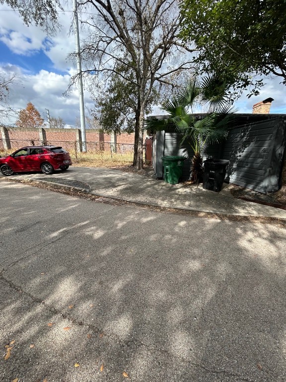 1922 Vassar Street Houston, TX 77098 - Photo 3 of 27 This is the driveway accommodating two cars for 1922 Vassar.