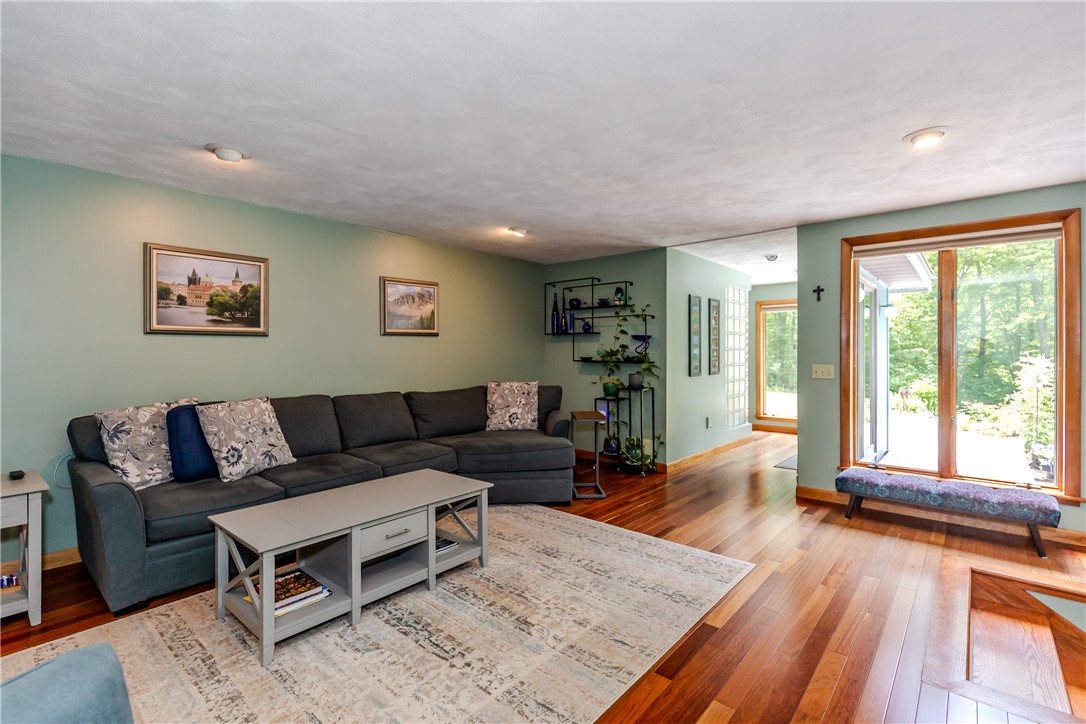 140 Burlingame Road Smithfield, RI 02917 - Photo 16 of 38