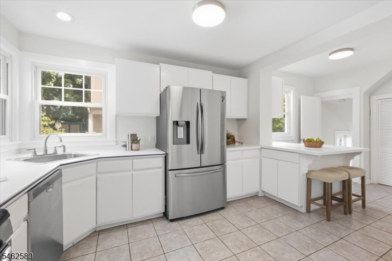 77 Meadowbrook Road Short Hills, NJ 07078 - Photo 13 of 40 Gallery Image 13