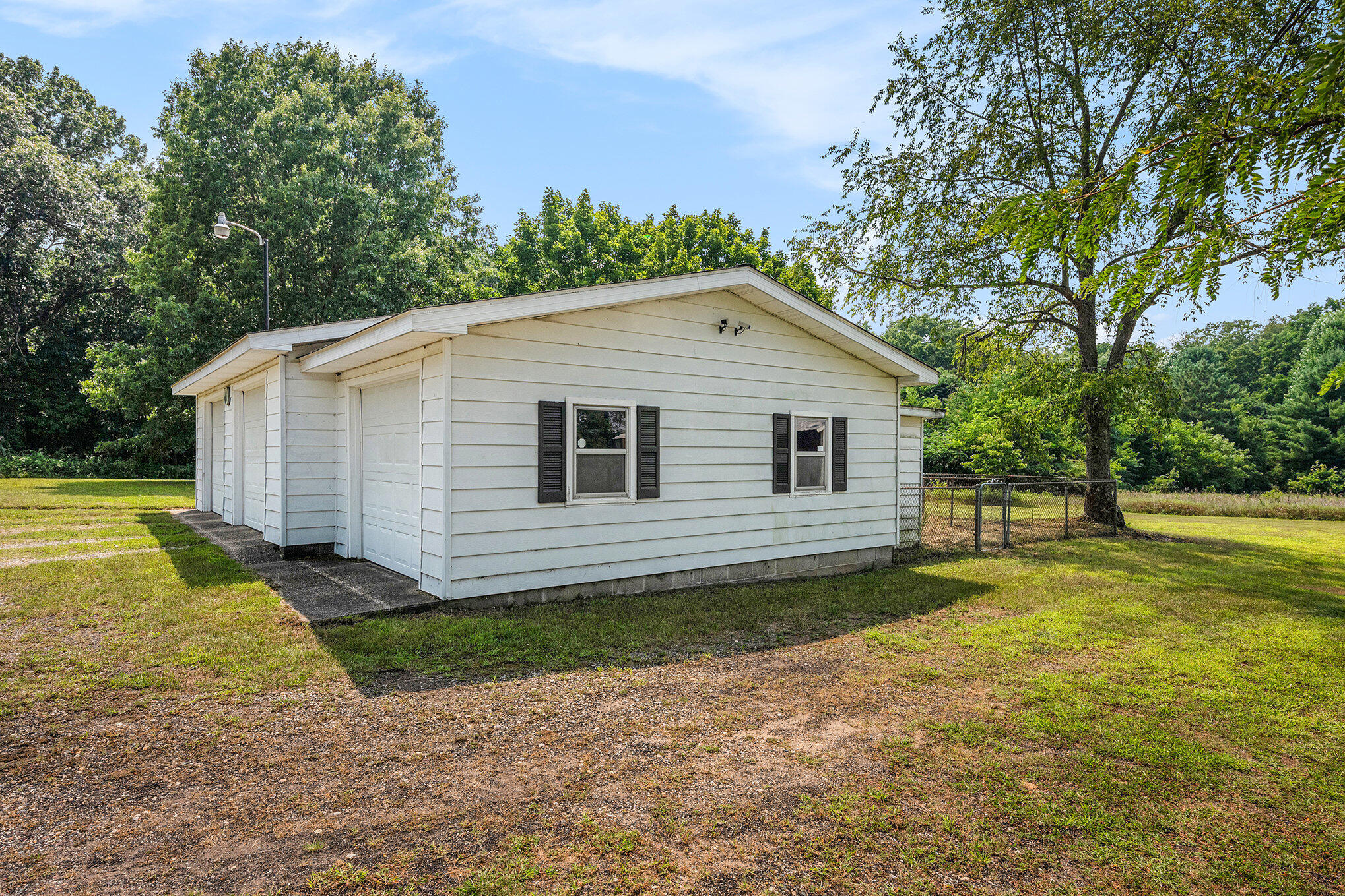 14450 Wing Road Bellevue, MI 49021 - Photo 18 of 21 015_file_473