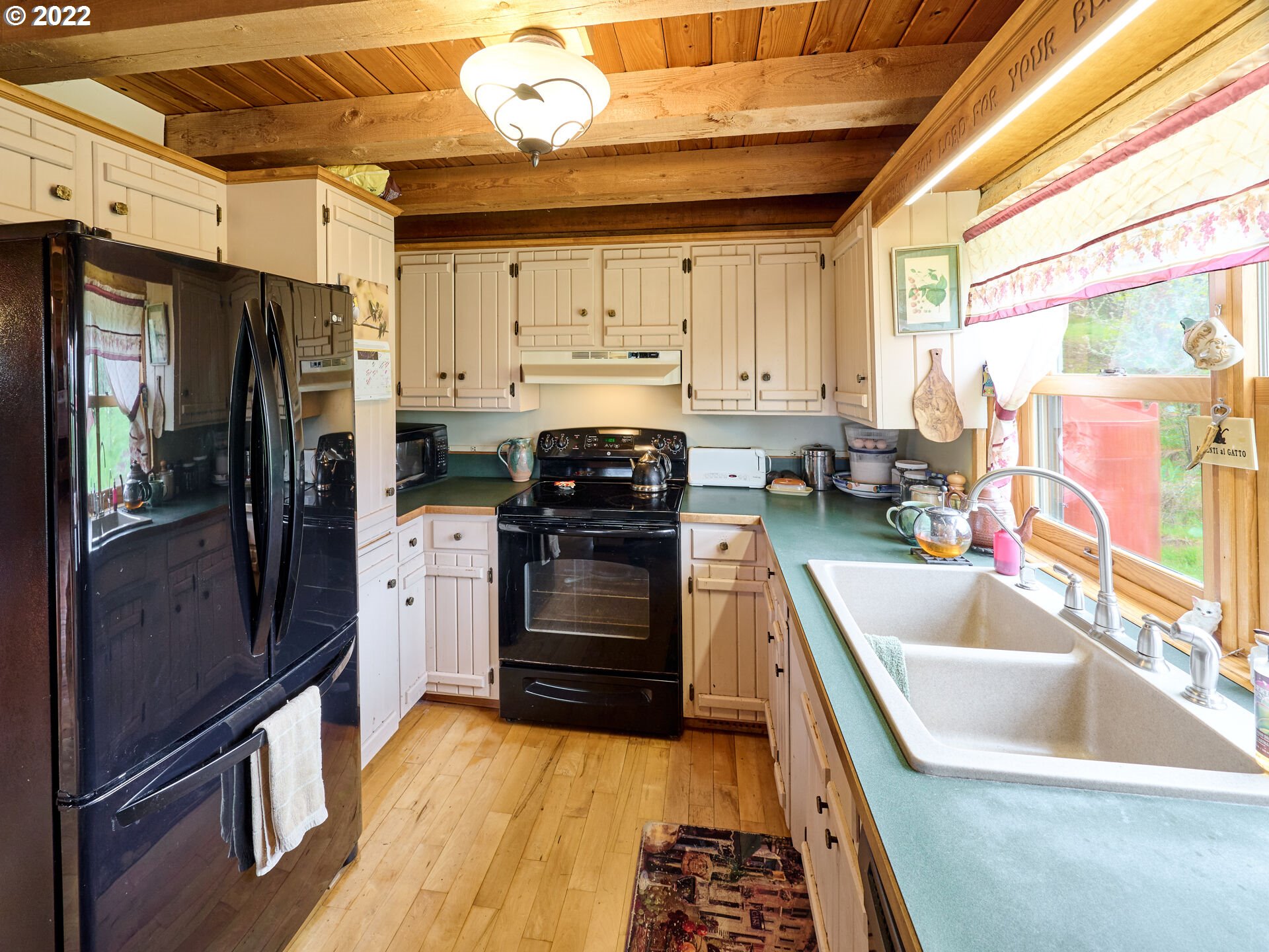 15985 Oakdale Road Dallas, OR 97338 - Photo 9 of 29 Gallery Image 9