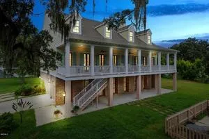 $1,795,000 | 794 West Beach Boulevard, Pass Christian, MS 39571