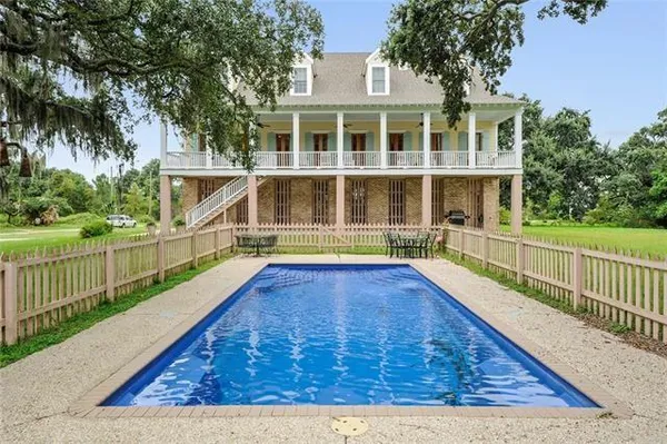 $1,795,000 | 794 West Beach Boulevard, Pass Christian, MS 39571