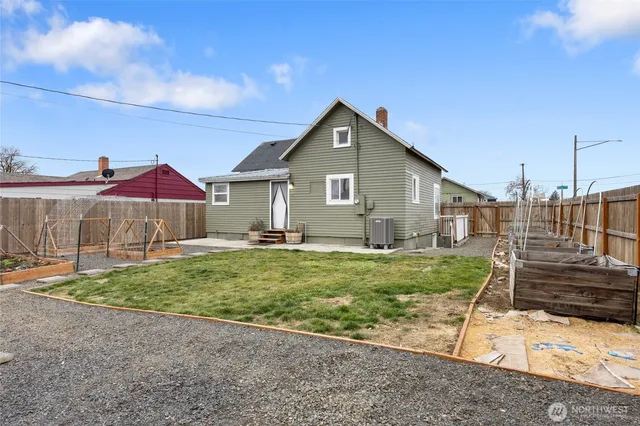 $325,000 | 1003 West Rose Avenue, Moses Lake, WA 98837