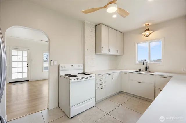 $325,000 | 1003 West Rose Avenue, Moses Lake, WA 98837