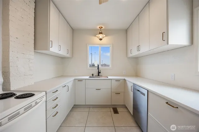 $325,000 | 1003 West Rose Avenue, Moses Lake, WA 98837