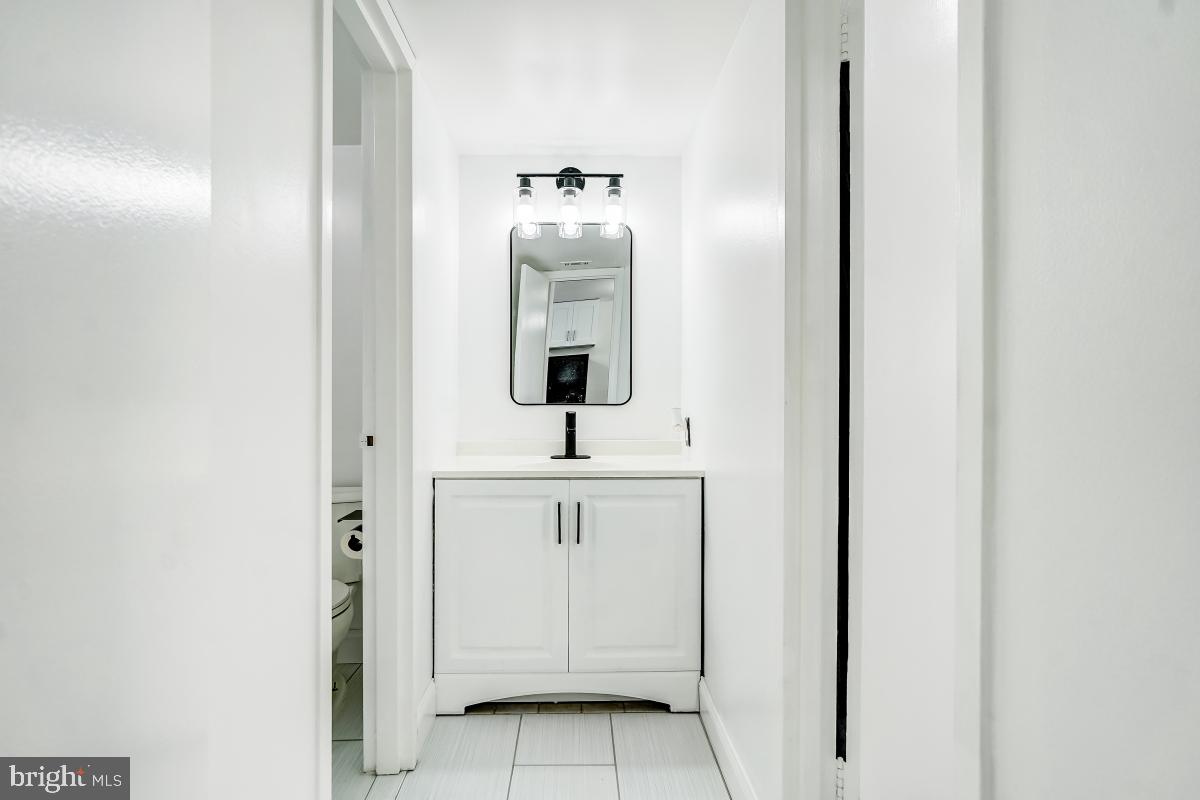 1836 Metzerott Road, Unit 1416 Hyattsville, MD 20783 - Photo 22 of 36