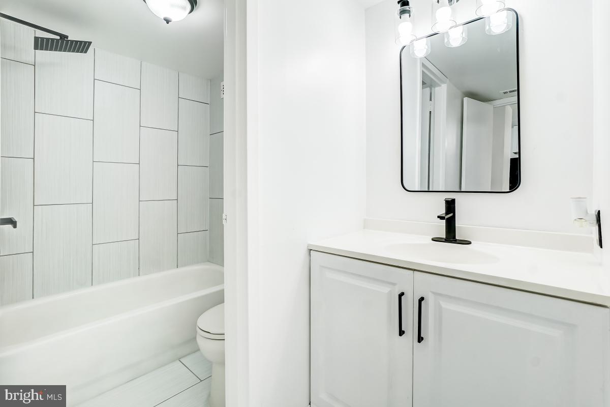 1836 Metzerott Road, Unit 1416 Hyattsville, MD 20783 - Photo 23 of 36