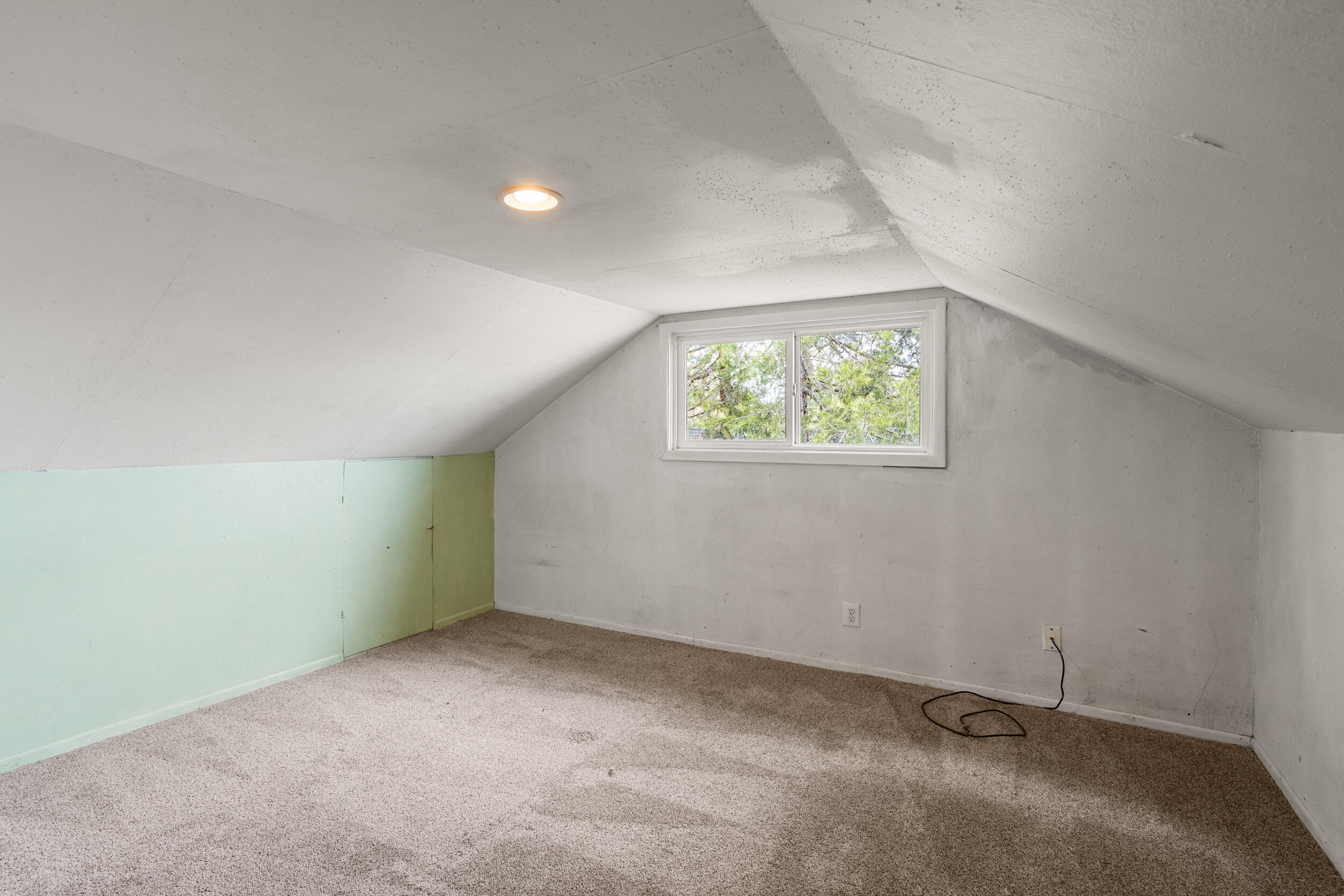 1281 Thomas Road Medford, OR 97501 - Photo 13 of 19 _1281 Thomas Rd_ Medford_ OR 97501-23