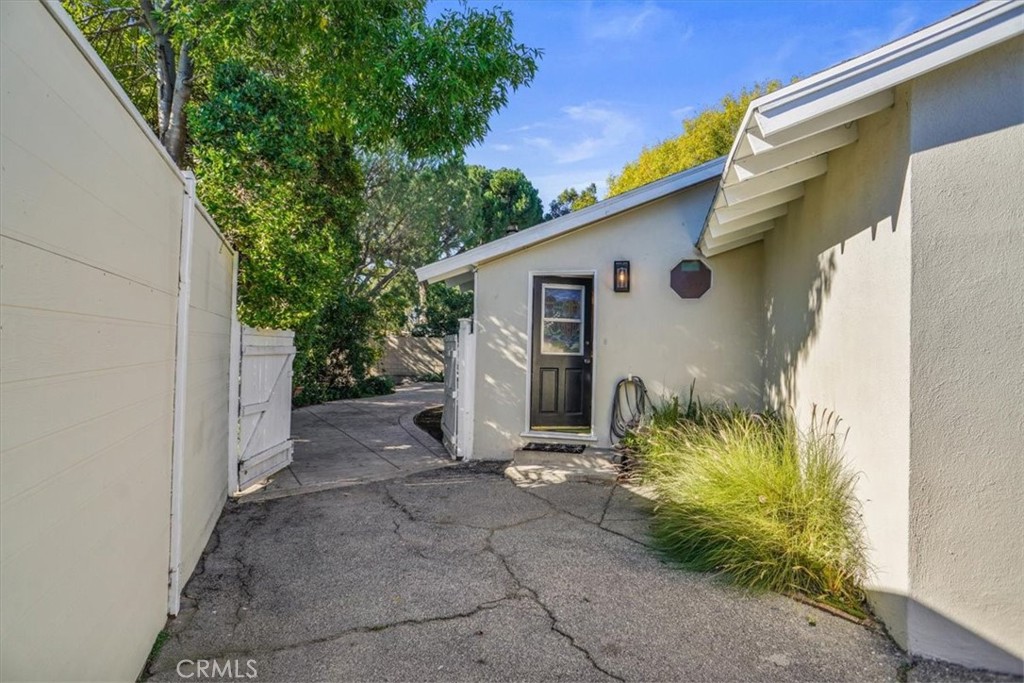 8636 Delco Avenue Winnetka, CA 91306 - Photo 18 of 20