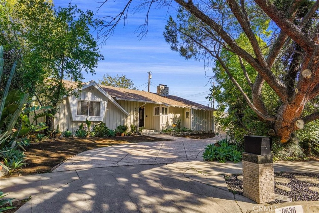 8636 Delco Avenue Winnetka, CA 91306 - Photo 2 of 20