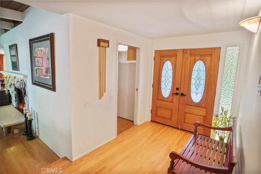 8636 Delco Avenue Winnetka, CA 91306 - Photo 4 of 20