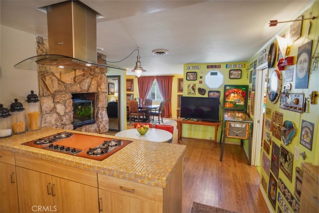 8636 Delco Avenue Winnetka, CA 91306 - Photo 6 of 20