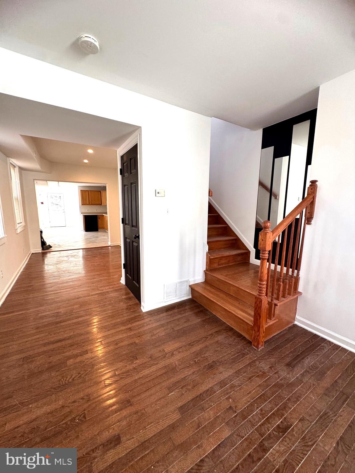 208 South Washington Street Baltimore, MD 21231 - Photo 2 of 17 Walking in from main entrance