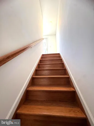 a view of empty room with window