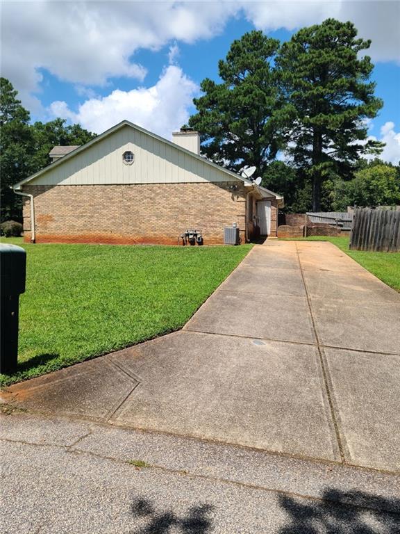 2120 Fieldstone View Court Southeast Conyers, GA 30013 - Photo 2 of 12 a view of backyard with green space