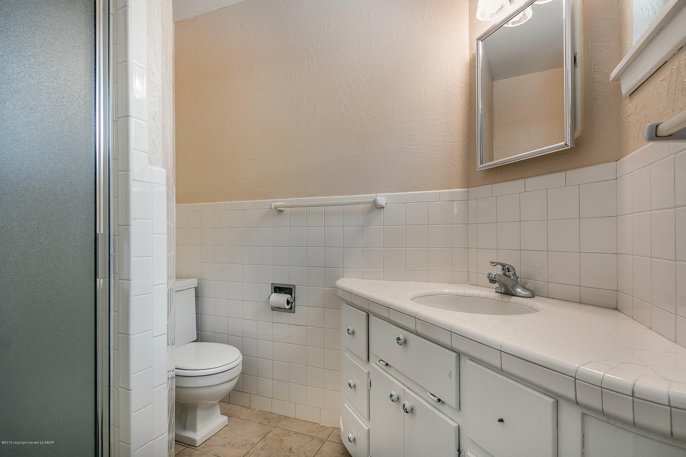 6105 Hanson Road Amarillo, TX 79106 - Photo 15 of 24 Bathroom 1