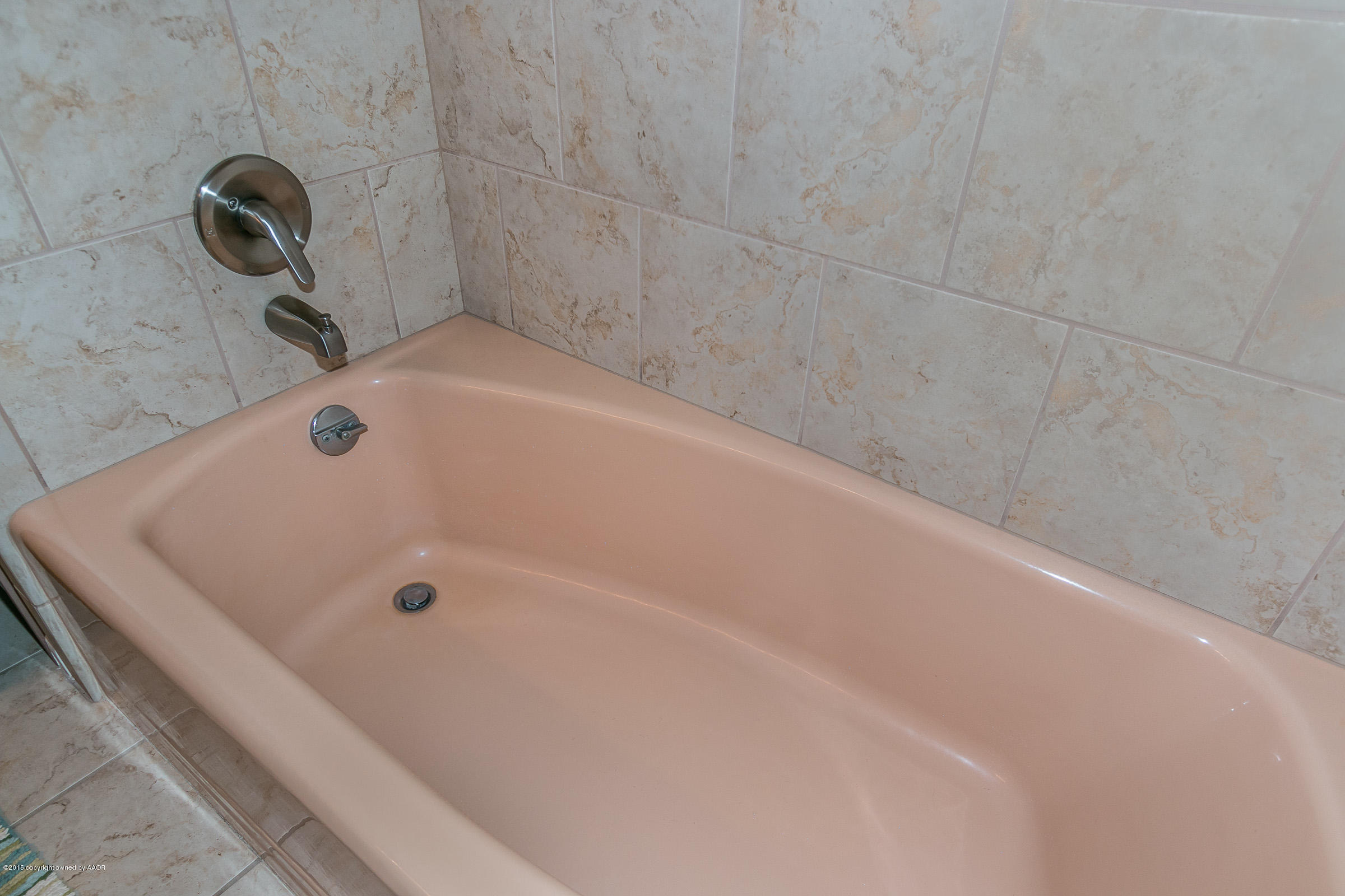 6105 Hanson Road Amarillo, TX 79106 - Photo 19 of 24 Cast Iron Bathtub