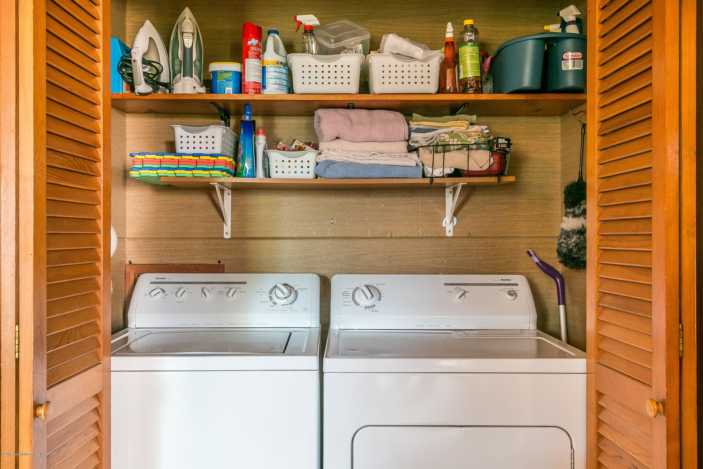 6105 Hanson Road Amarillo, TX 79106 - Photo 20 of 24 Laundry Closet