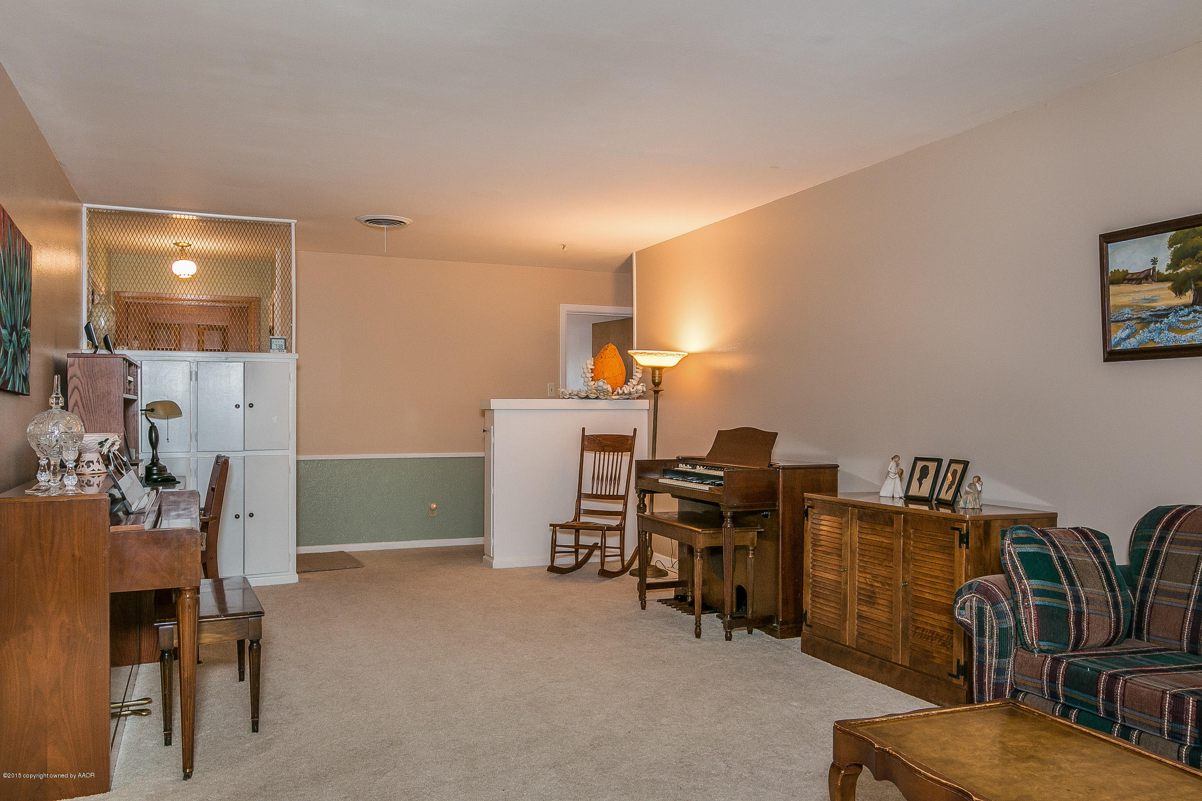 6105 Hanson Road Amarillo, TX 79106 - Photo 5 of 24 Living Room 2