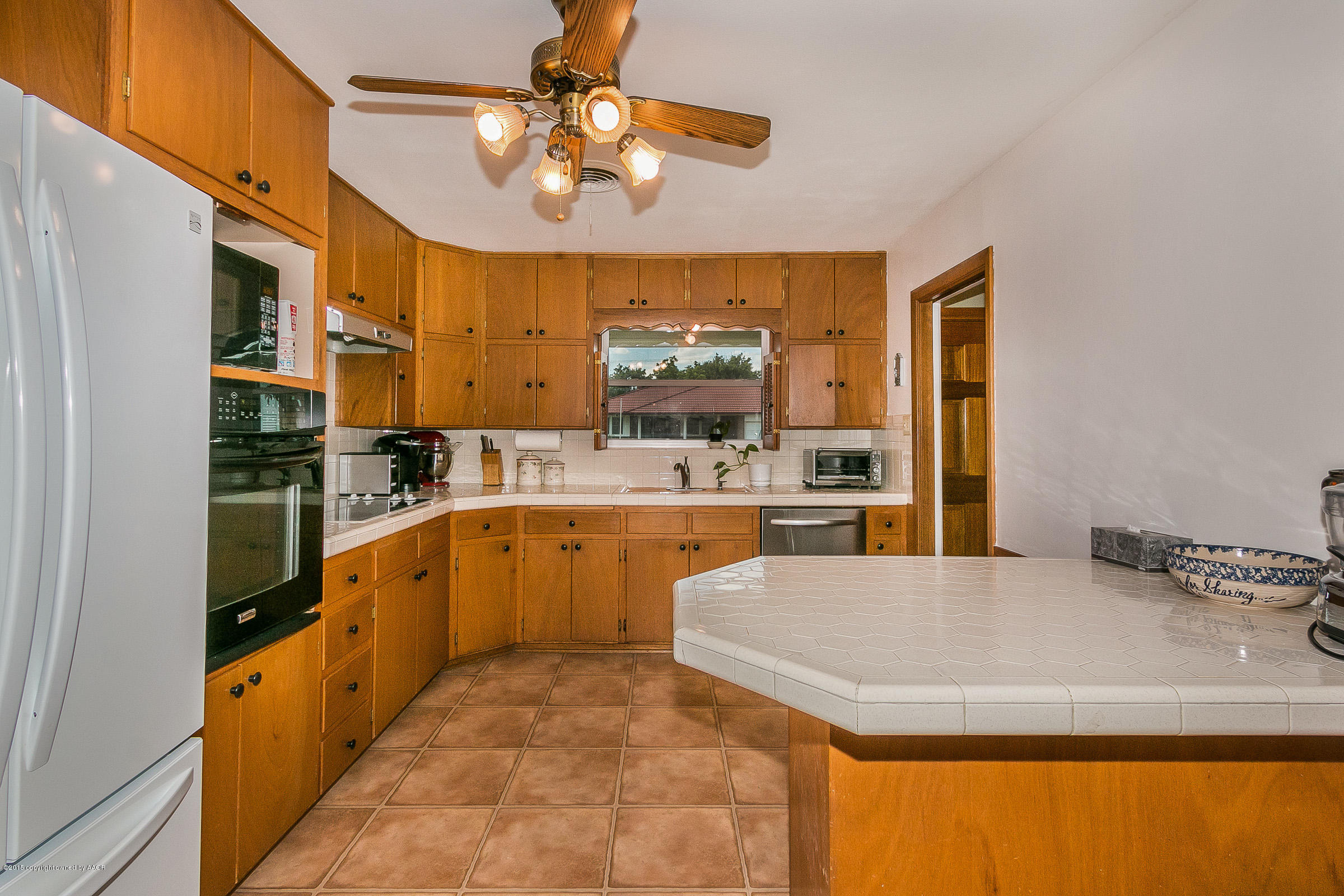 6105 Hanson Road Amarillo, TX 79106 - Photo 9 of 24 Kitchen 1