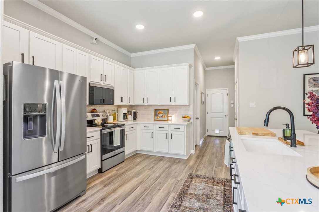 1115 Rhodactis Drive Temple, TX 76502 - Photo 8 of 35 Kitchen