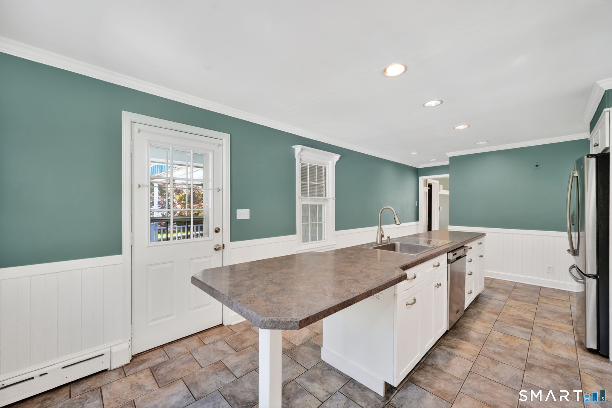 697 Woodtick Road Waterbury, CT 06705 - Photo 15 of 40